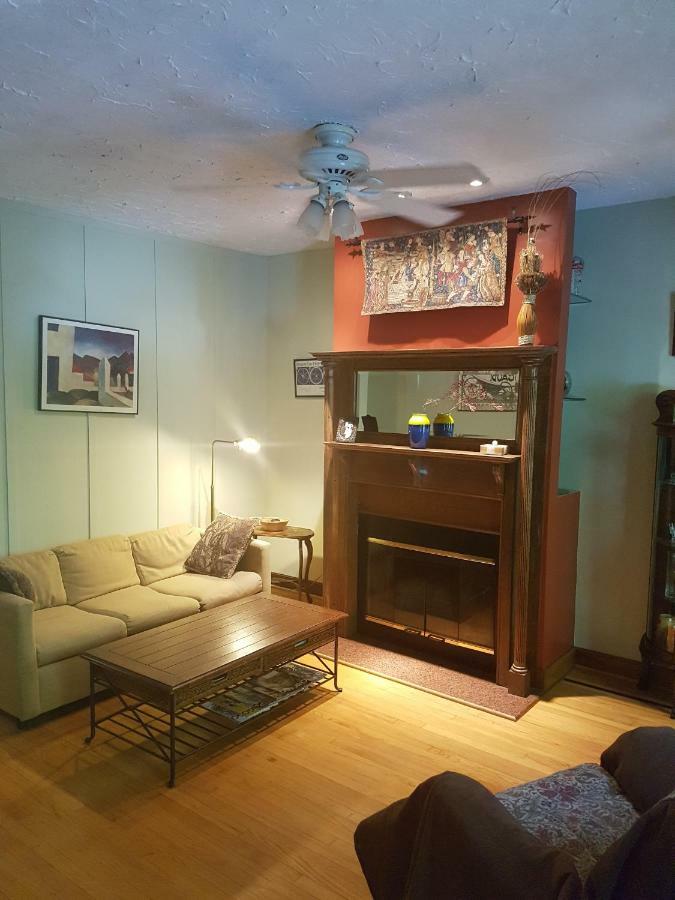 Superior Apartment Chicago Exterior photo